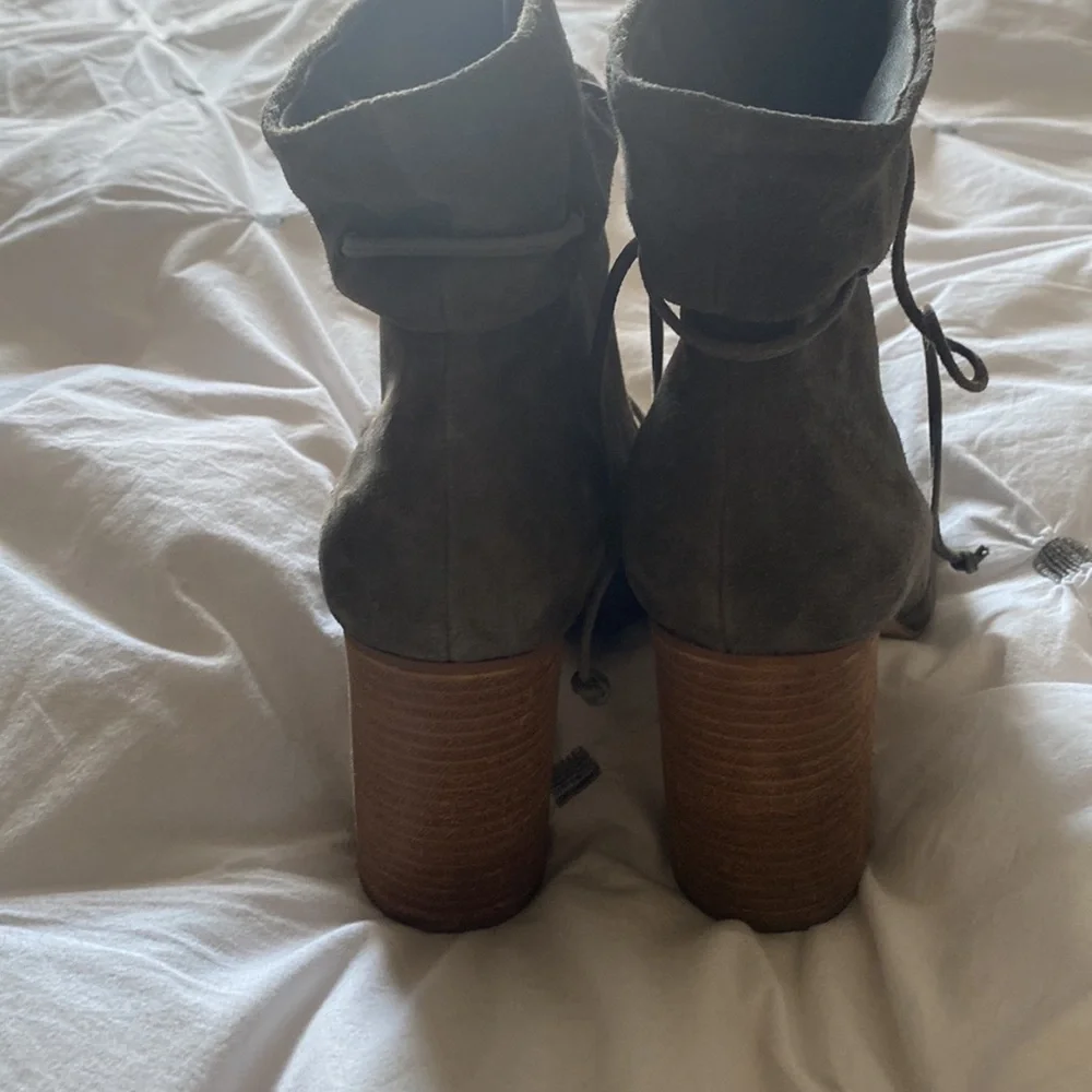 Tahari Suede olive boots - Picture 2 of 3